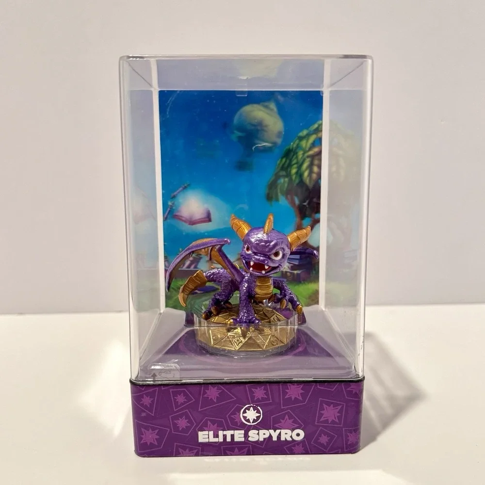 Skylanders Eon's‎ Elite Spyro w/ Display Case